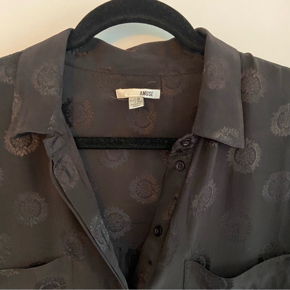 AMUSE Society. Flowy, black blouse. Size medium. - Picture 4 of 4